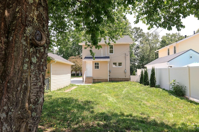 214 Moull St, Newark, OH 43055 - rear view of house featuring entry steps