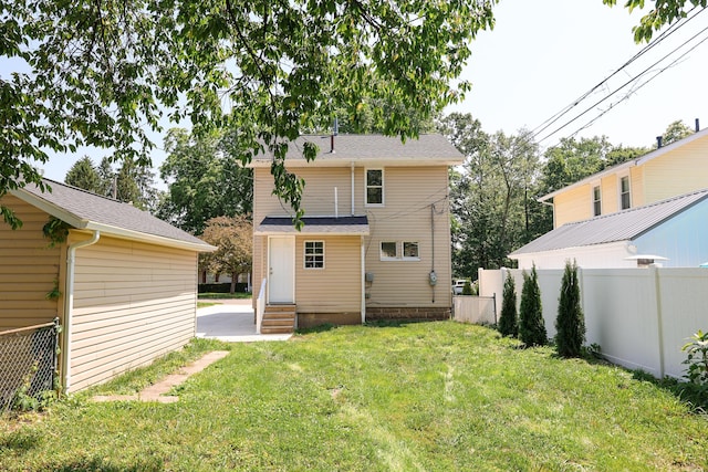 214 Moull St, Newark, OH 43055 - rear view of property with entry steps