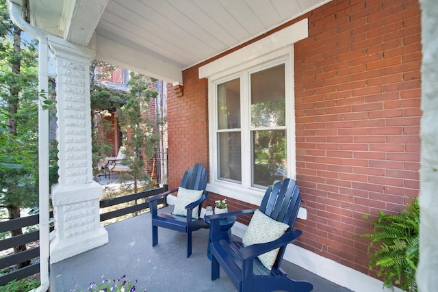 1214 Hamlet St, Columbus, OH 43201 - view of porch