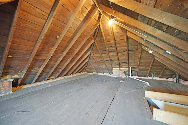 1214 Hamlet St, Columbus, OH 43201 - view of attic