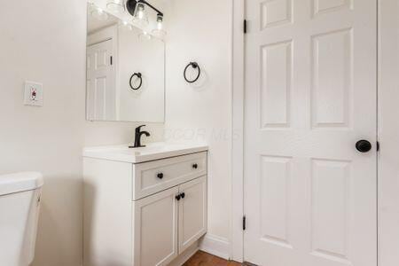 479 Siebert St, Columbus, OH 43206 - half bath with vanity and toilet