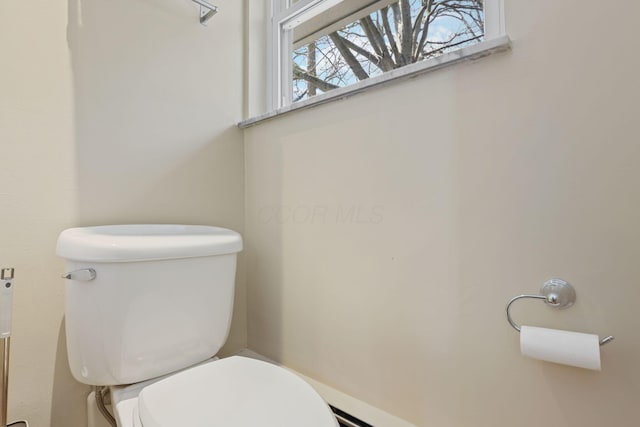 220 Hardy Way, Worthington, OH 43085 - bathroom with toilet