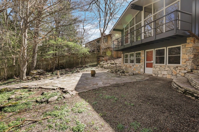 220 Hardy Way, Worthington, OH 43085 - view of yard featuring a patio