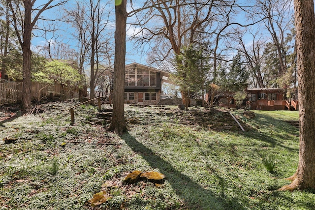 220 Hardy Way, Worthington, OH 43085 - view of yard with a deck