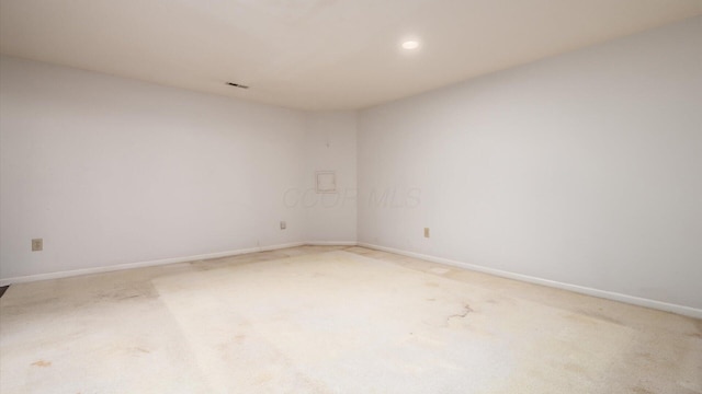 1486 Sedgefield Dr, New Albany, OH 43054 - empty room featuring light carpet and recessed lighting