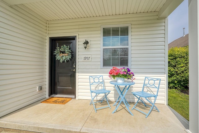 1957 Cumberland St, Newark, OH 43055 - property entrance featuring a porch