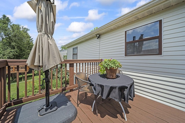 7603 Charlesway Dr Unit 87, Columbus, OH 43085 - wooden terrace featuring outdoor dining space