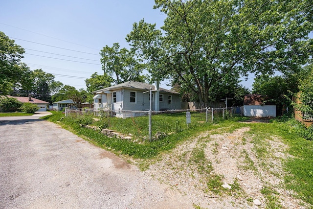 1900 S Champion Ave, Columbus, OH 43207 - view of front of house with a storage unit