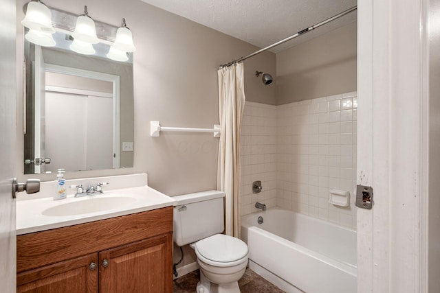 8800 Greenburg Dr, Powell, OH 43065 - bathroom with vanity, shower / bath combo, toilet, and a textured ceiling