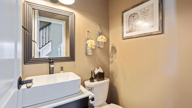5225 Springdale Blvd, Hilliard, OH 43026 - half bath featuring toilet and vanity