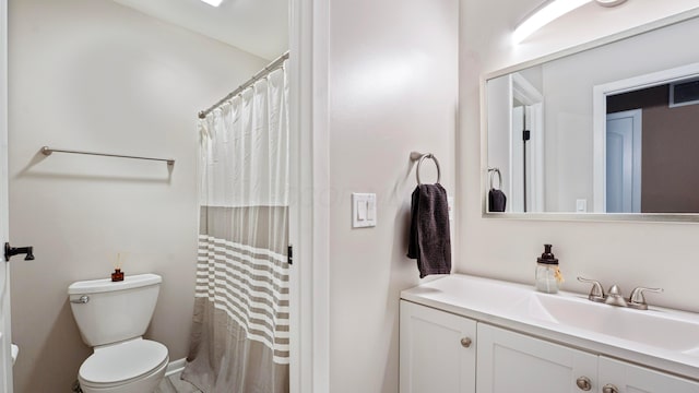 5225 Springdale Blvd, Hilliard, OH 43026 - bathroom featuring vanity and a shower with shower curtain