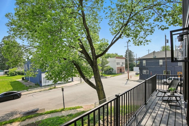 92 E Innis Ave, Columbus, OH 43207 - wooden deck featuring a residential view