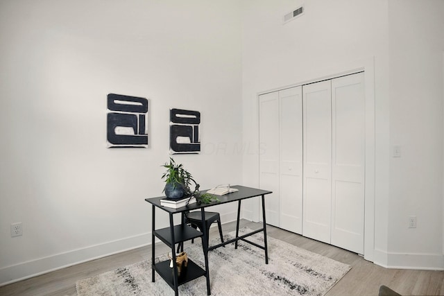 92 E Innis Ave, Columbus, OH 43207 - office with baseboards and light wood-style flooring