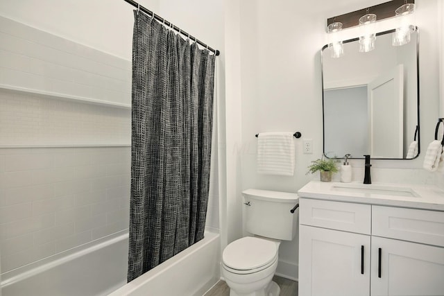 92 E Innis Ave, Columbus, OH 43207 - full bathroom featuring vanity and shower / tub combo with curtain