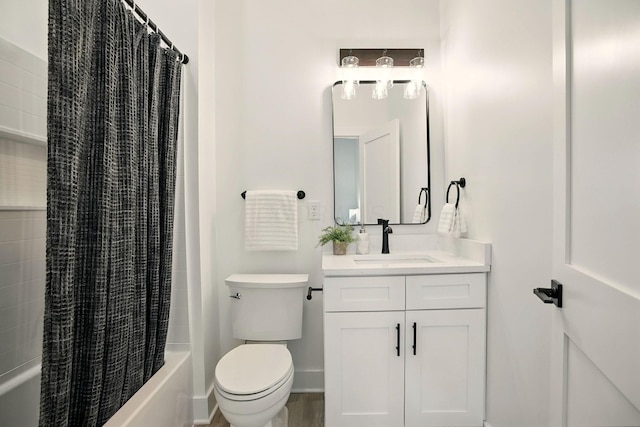 92 E Innis Ave, Columbus, OH 43207 - full bathroom with vanity and shower / bathtub combination with curtain