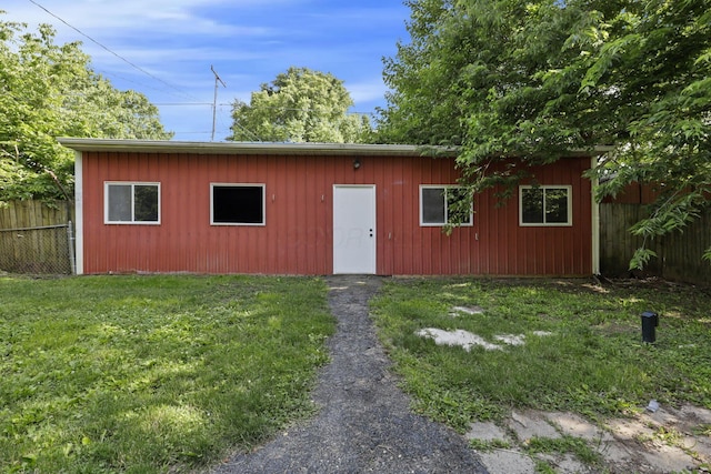 638 E 6th Ave, Lancaster, OH 43130 - view of outdoor structure