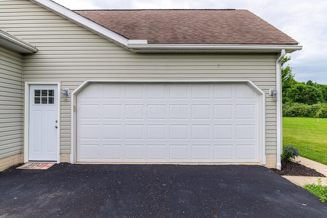 4091 Township Road 21, Marengo, OH 43334 - garage featuring asphalt driveway