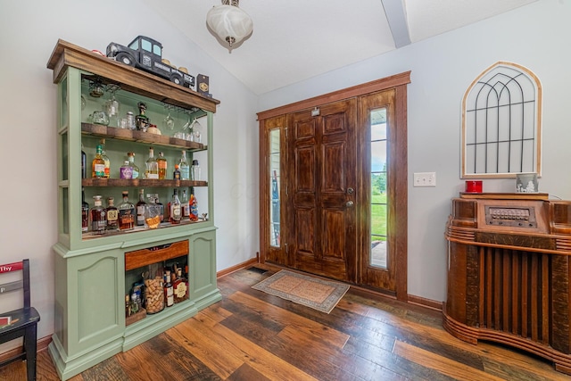 4091 Township Road 21, Marengo, OH 43334 - foyer entrance featuring vaulted ceiling, dark wood finished floors, and baseboards