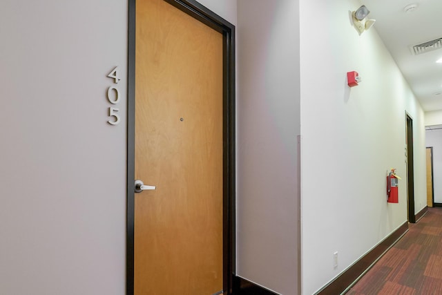 150 E Main St Unit 405, Columbus, OH 43215 - hallway featuring wood finished floors