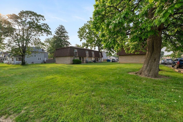 1524 Genessee Ave, Columbus, OH 43211 - view of green lawn