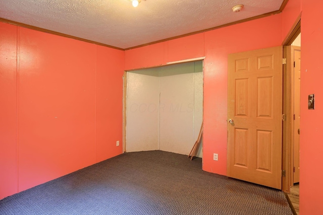 4137 Dry Run Rd, Chillicothe, OH 45601 - unfurnished bedroom featuring carpet and a textured ceiling