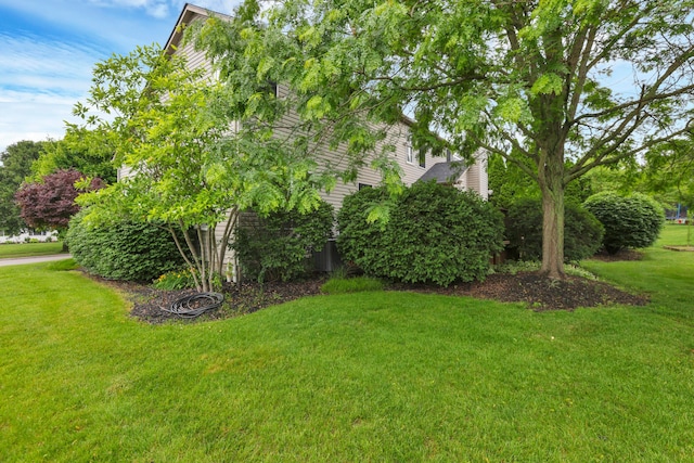 6579 Clay Ct E, Canal Winchester, OH 43110 - view of grassy yard