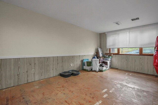 5990 Roselawn Ave, Columbus, OH 43232 - view of unfurnished room