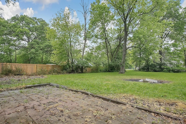 5990 Roselawn Ave, Columbus, OH 43232 - view of yard with a patio