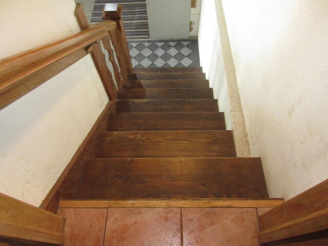 470 Beacon Rd, Newark, OH 43055 - view of stairs