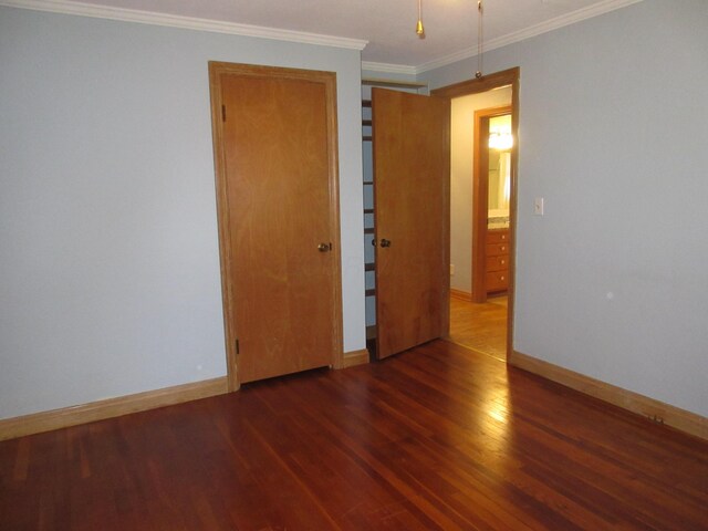 470 Beacon Rd, Newark, OH 43055 - unfurnished room with wood finished floors, baseboards, and crown molding