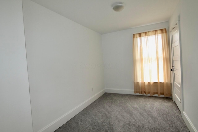 552 Southwood Ave, Columbus, OH 43207 - carpeted spare room with baseboards