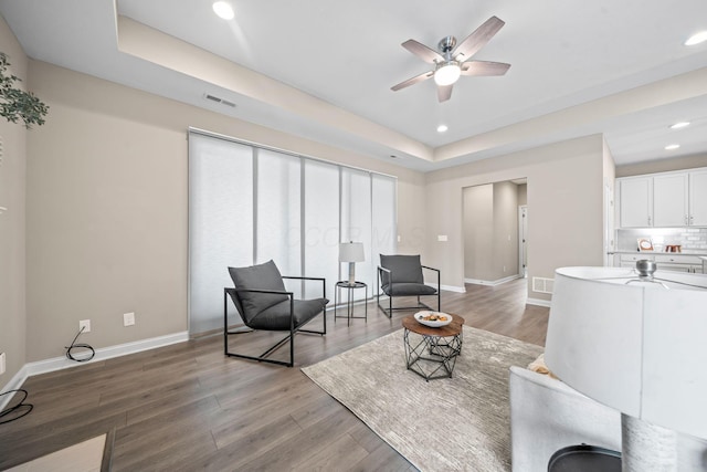 5508 Camlin Pl W Unit 48, Westerville, OH 43081 - sitting room with a raised ceiling, recessed lighting, a ceiling fan, and light wood-style floors