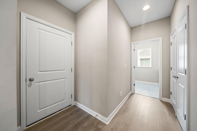 5508 Camlin Pl W Unit 48, Westerville, OH 43081 - hall featuring wood finished floors