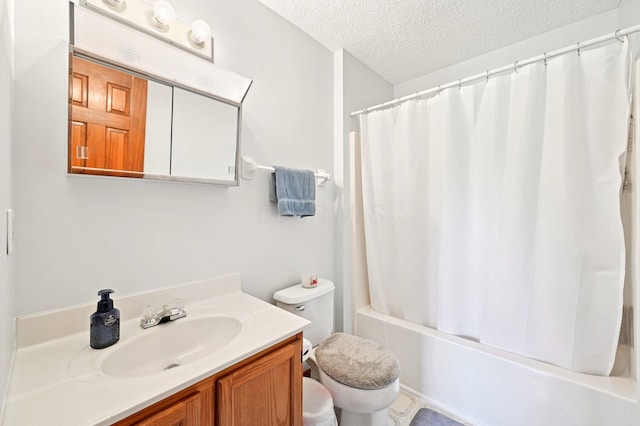 5138 Eastbend Dr, Canal Winchester, OH 43110 - full bathroom with vanity, a textured ceiling, and shower / tub combo with curtain
