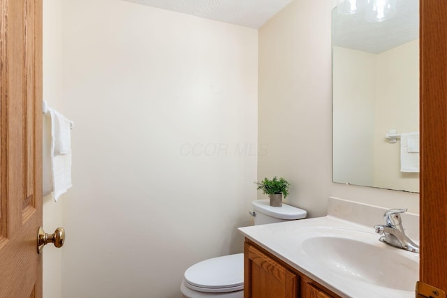 1553 Grove Hill Dr, Columbus, OH 43240 - bathroom with toilet and vanity