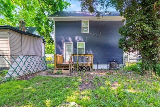 364 Clarendon Ave, Columbus, OH 43223 - rear view of house with a deck