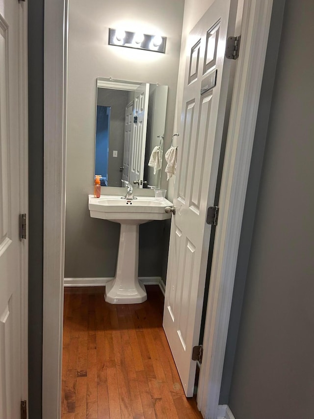 1021 Taylor Glen Blvd E, Pataskala, OH 43062 - half bath with wood finished floors and baseboards