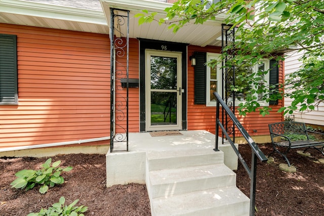 98 N Chesterfield Rd, Columbus, OH 43209 - view of exterior entry with covered porch