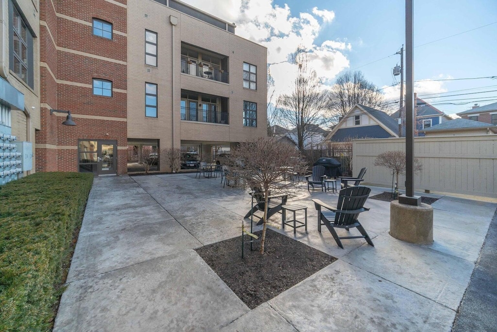 825 N 4th St Unit 307, Columbus, OH 43215 - view of patio