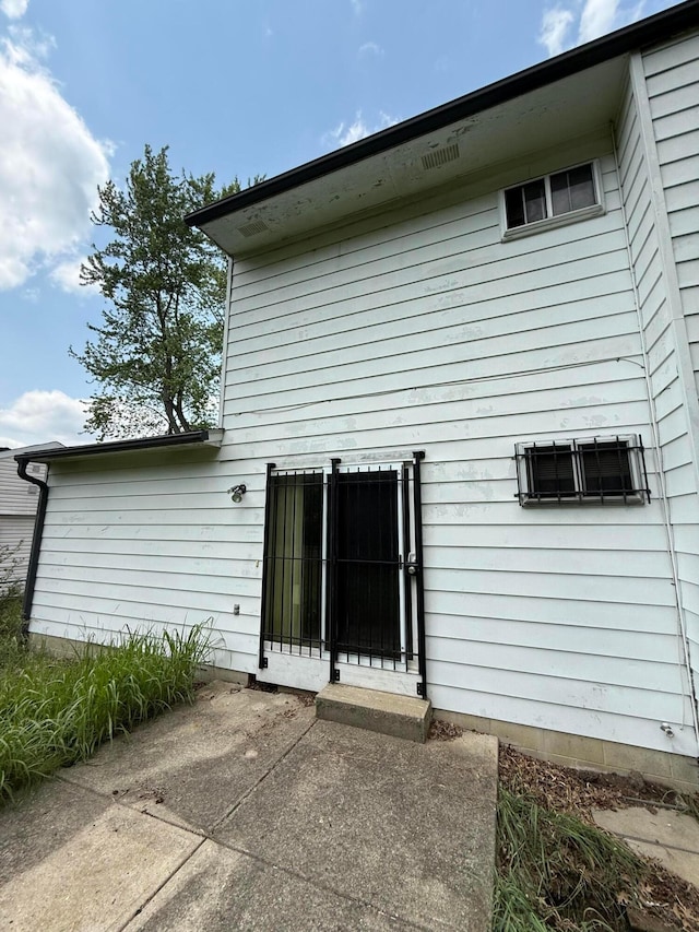 3391 Compton Dr, Columbus, OH 43219 - back of house