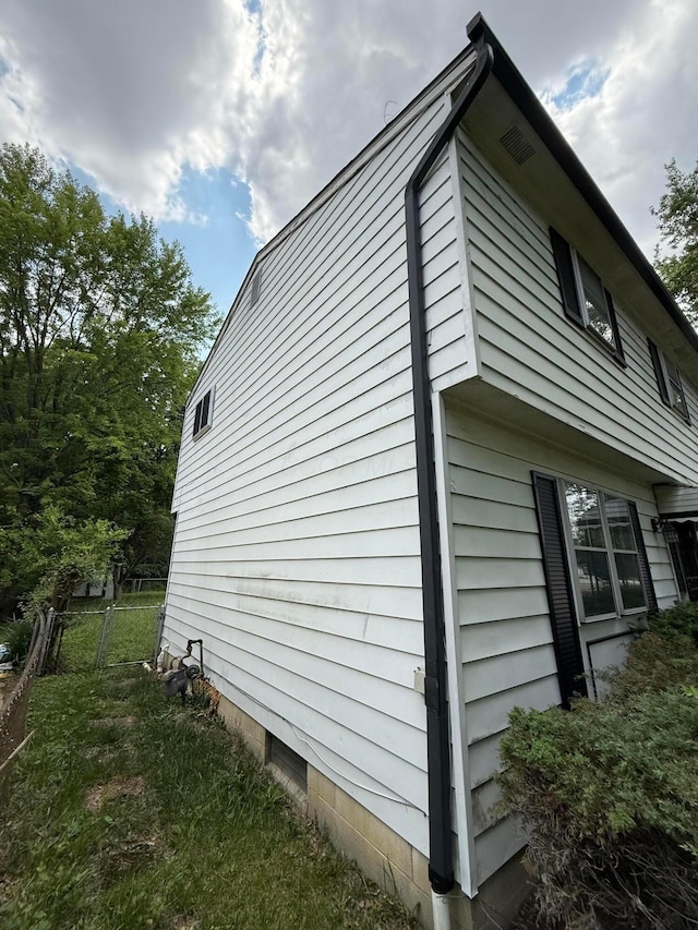 3391 Compton Dr, Columbus, OH 43219 - view of side of property
