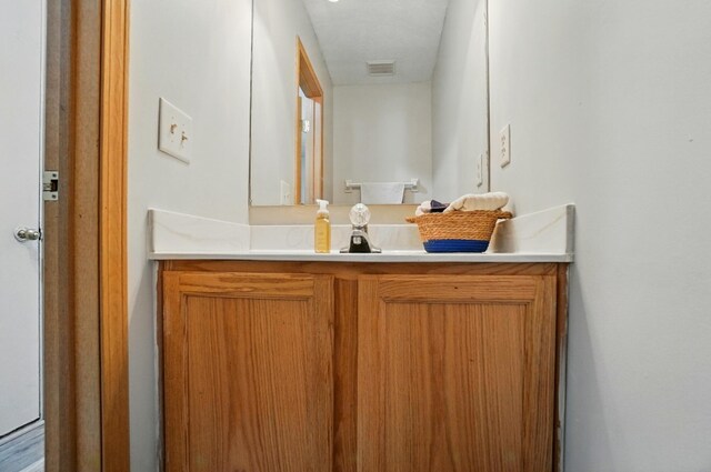 8578 Bivouac Pl, Galloway, OH 43119 - bathroom with vanity