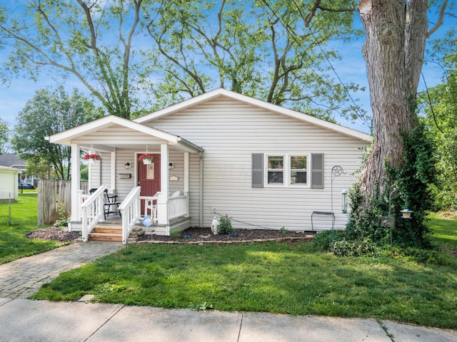4005 Curtis Ave, Grove City, OH 43123 - view of front facade featuring a front yard and covered porch