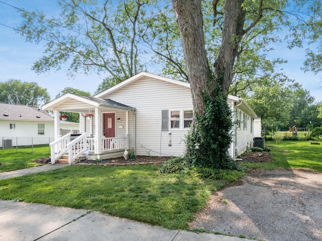 4005 Curtis Ave, Grove City, OH 43123 - view of front of home with a porch