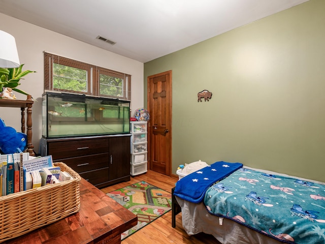 4005 Curtis Ave, Grove City, OH 43123 - bedroom with wood finished floors