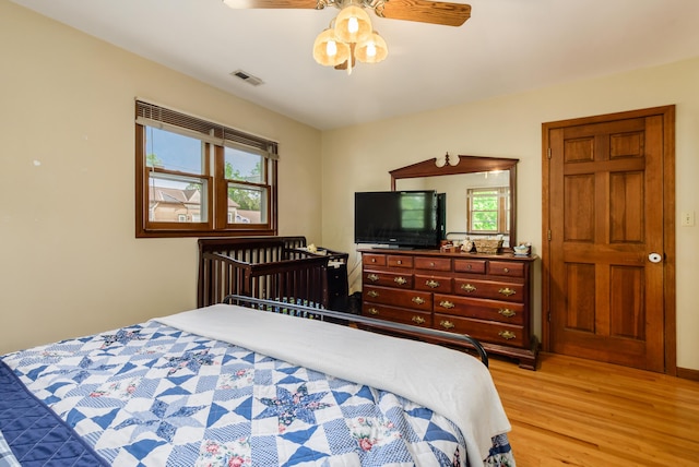 4005 Curtis Ave, Grove City, OH 43123 - bedroom featuring light wood-style floors and ceiling fan