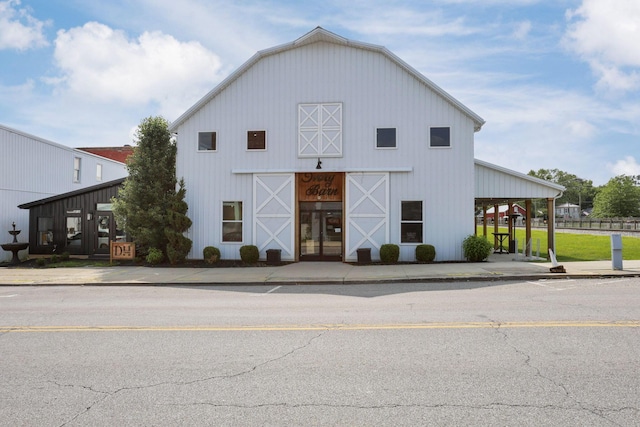101 Stirling Way, Etna, OH 43062 - view of property featuring a barn