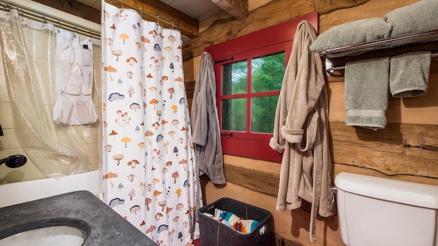 24000 State Route 180, Rockbridge, OH 43149 - bathroom featuring shower / tub combo with curtain and vanity
