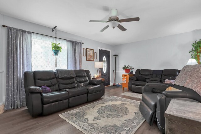 568 Swackhammer Rd, Circleville, OH 43113 - living area with a ceiling fan and wood finished floors