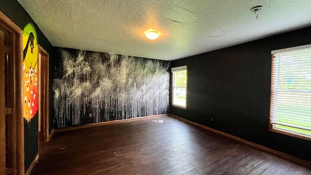 1080 Oxford Dr N, Pataskala, OH 43062 - spare room featuring wood finished floors and a textured ceiling
